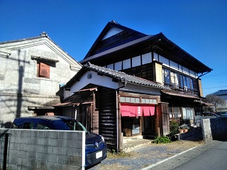 旧玉成舎主屋・石蔵