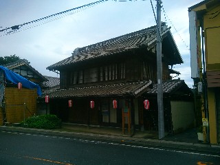 ���q�ƏZ��