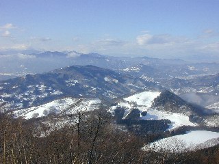 大霧山山頂から美の山・城峰山方面の展望