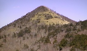 雁峠付近からの笠取山