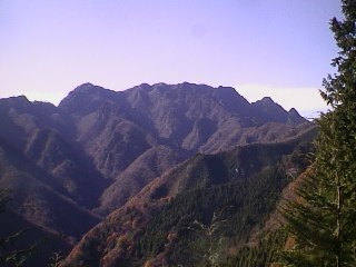 両神山:奈良尾峠から