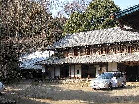 ���a�c�ƏZ��(�N���X�P�̉�)