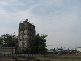 ���[�J������������