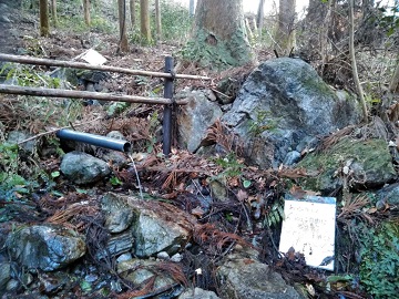 �\��V��(�����s)