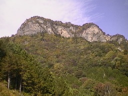 小倉沢鉱山からの赤岩岳