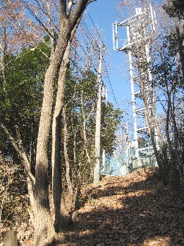 山頂直下のみち