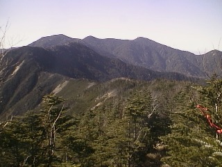 雁坂嶺からの甲武信岳