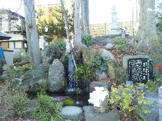 今宮神社の清龍の滝(秩父市)